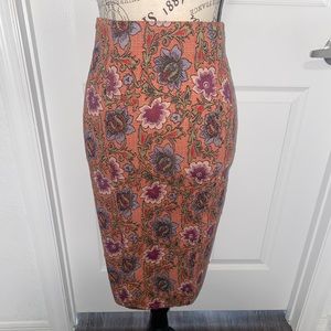 *NWOT* Zara Floral Pencil Skirt
Sz Medium